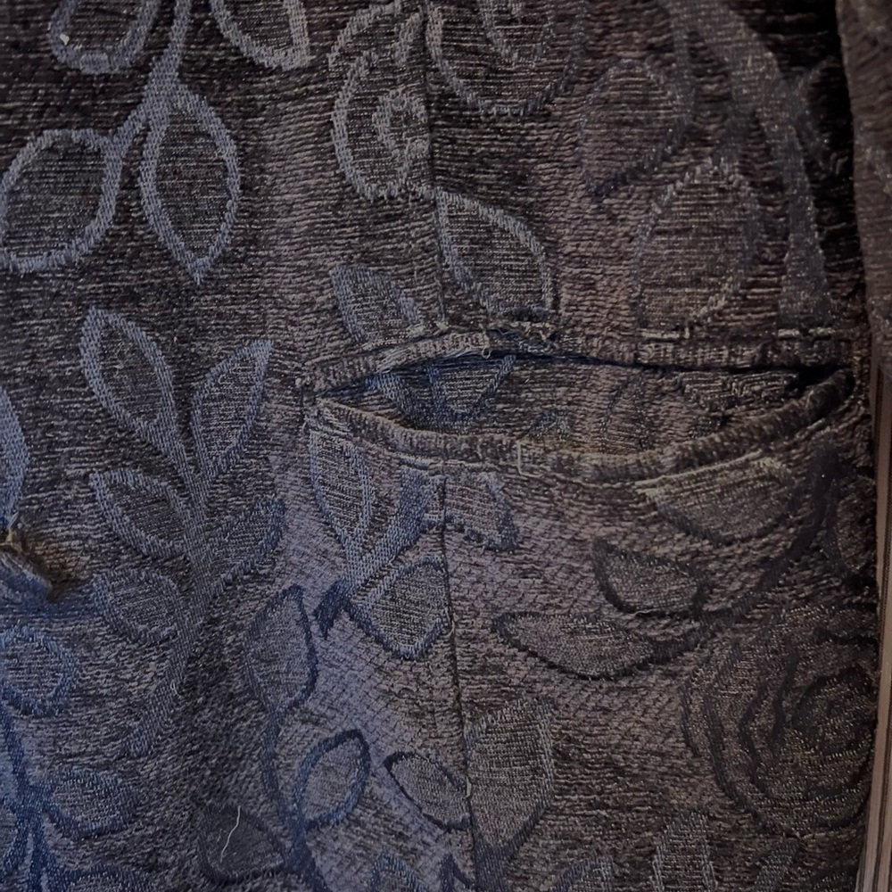 Beautiful Flowered Patterned Jacket, Barely Worn.… - image 3